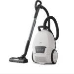 AEG Ultimate 8000 Staubsauger mit Beutel, Testsieger der Stiftung Warentest, hohe Saugleistung, Auto-Modus, Alle Böden, 48% Recyclingkunststoff, 3in1 Düse, HEPA-Filtration, 12m, LED-Licht, AB81U1SW